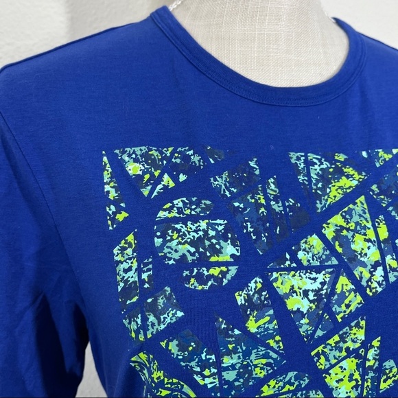 Lululemon blue graphic tee shirt - Picture 2 of 6